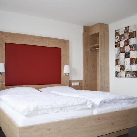 Landhotel Schwarzer Adler Tiefenbronn Zewnętrze zdjęcie