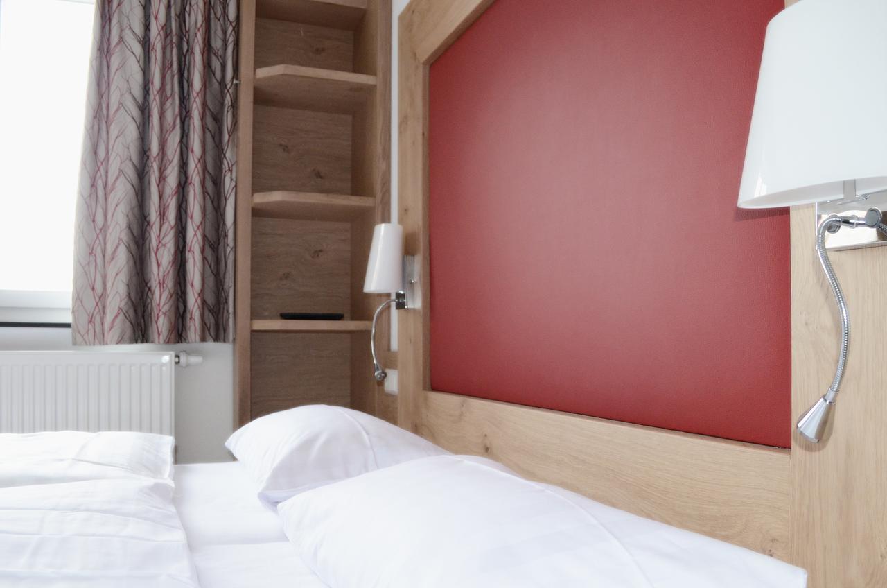 Landhotel Schwarzer Adler Tiefenbronn Zewnętrze zdjęcie
